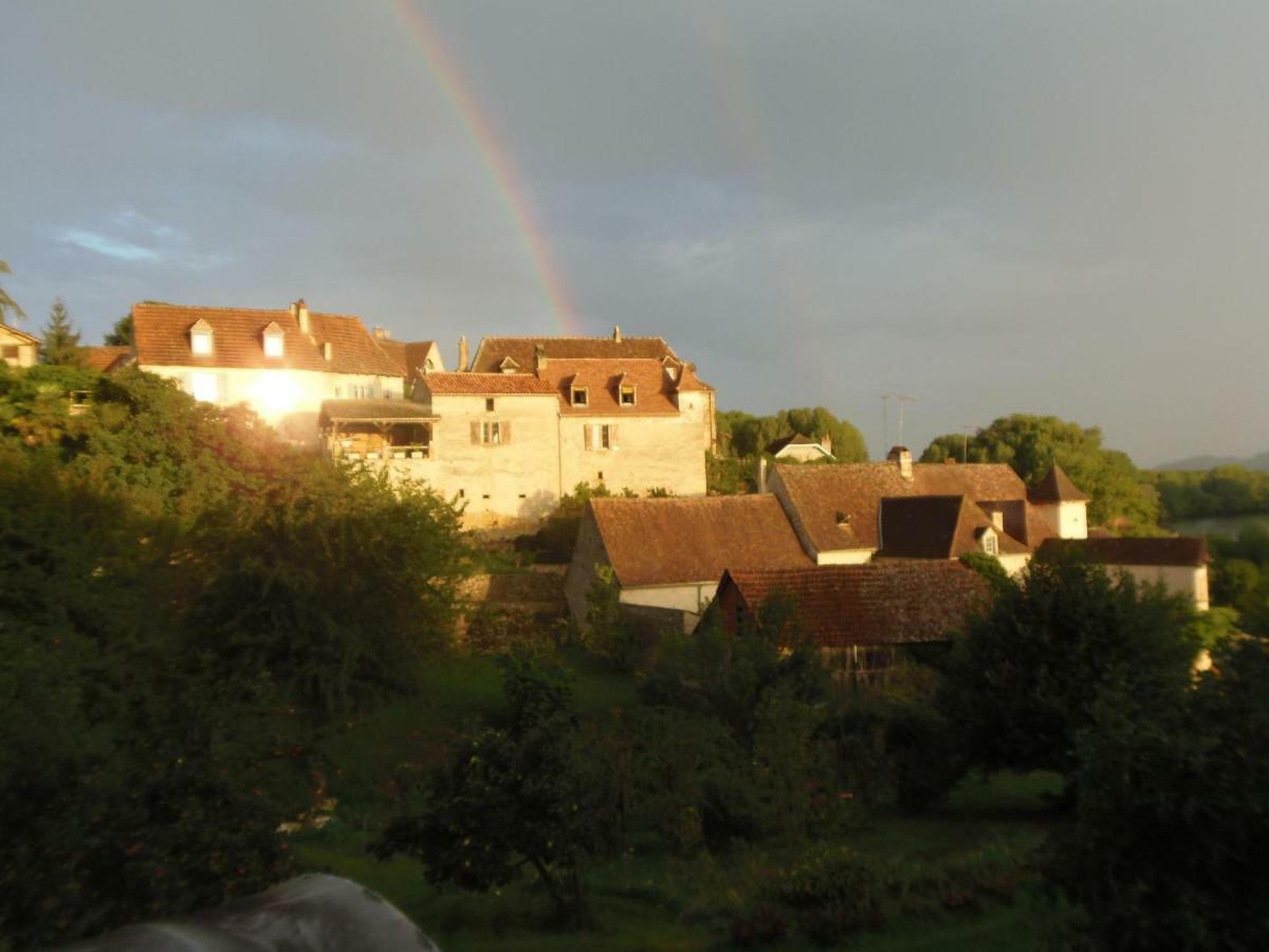 La Chabotine Bed and Breakfast Allas-Les-Mines Exteriör bild